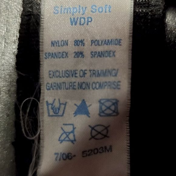 🌺 3/$25 Black strapless bra, Triumph, "simply soft" - Picture 4 of 6